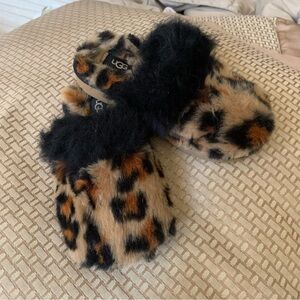 UGG Girls Leopard Slippers Sz 12
